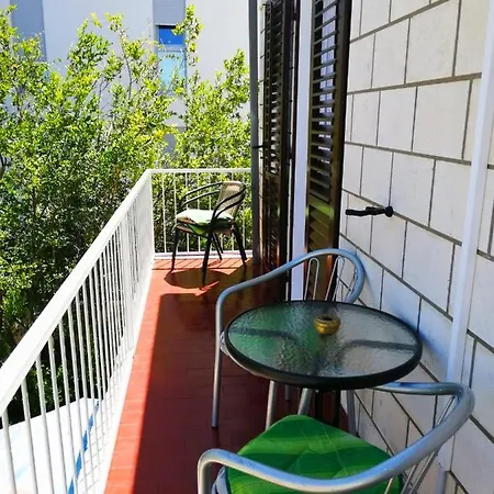 Insideout Apartment *
