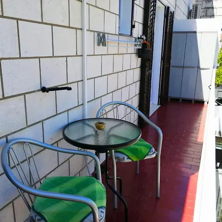 Insideout Apartment